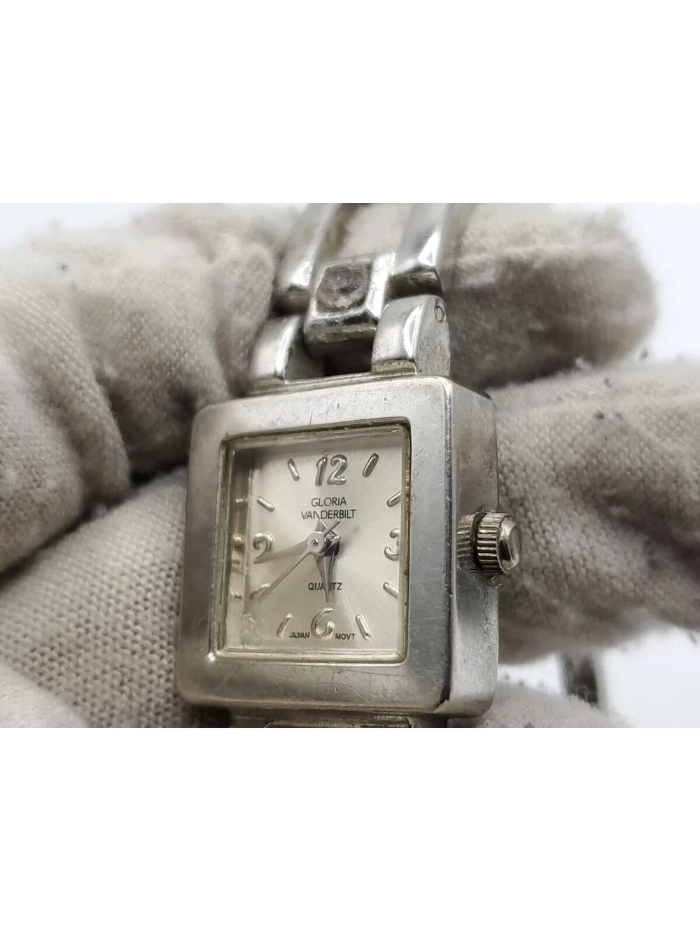 Gloria Vanderbilt Quartz Watch Womens New Battery Silver Tone Square 19mm